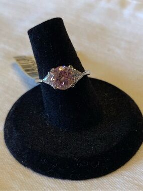 Sparkling Pink Center Stone Silver Ring for Women, Size 7